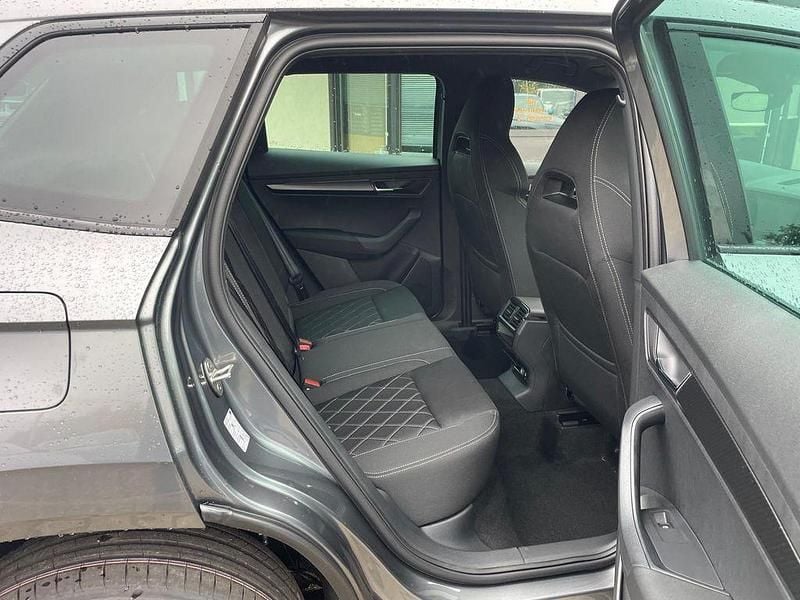 Neu Skoda Karoq SportLine 150 PS (110 kW) 2025 Grau SUV