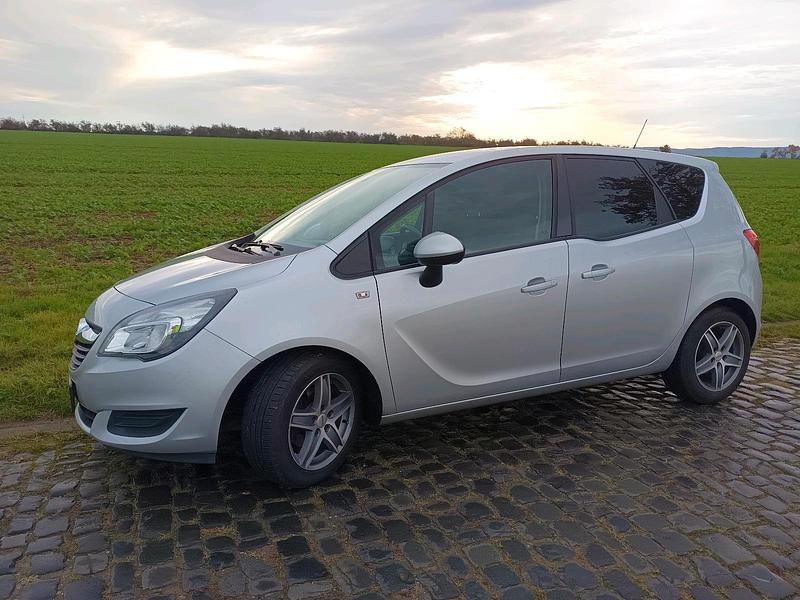 Silber Gebraucht 2014 Opel Meriva Van / Kleinbus | 7.999 € (Fairer Preis) - Bild 1/4