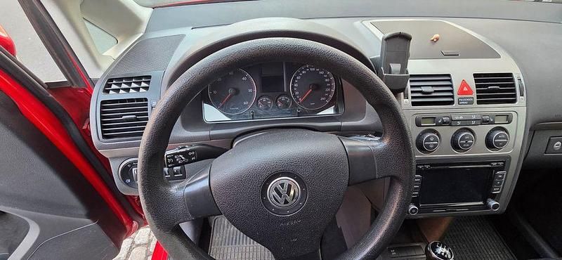 Gebraucht VW Touran 140 PS (102 kW) 2010 Rot Van / Kleinbus