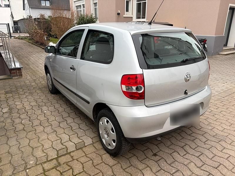 Second-hand VW Fox Basis 54 CP (39 kW) 2007 Argintiu Hatchback