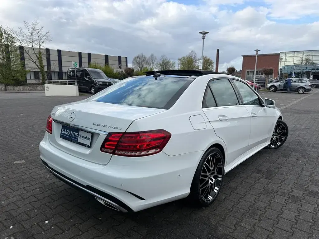 Gebraucht Mercedes E300 Sport 204 PS (150 kW) 2014 Weiß Limousine