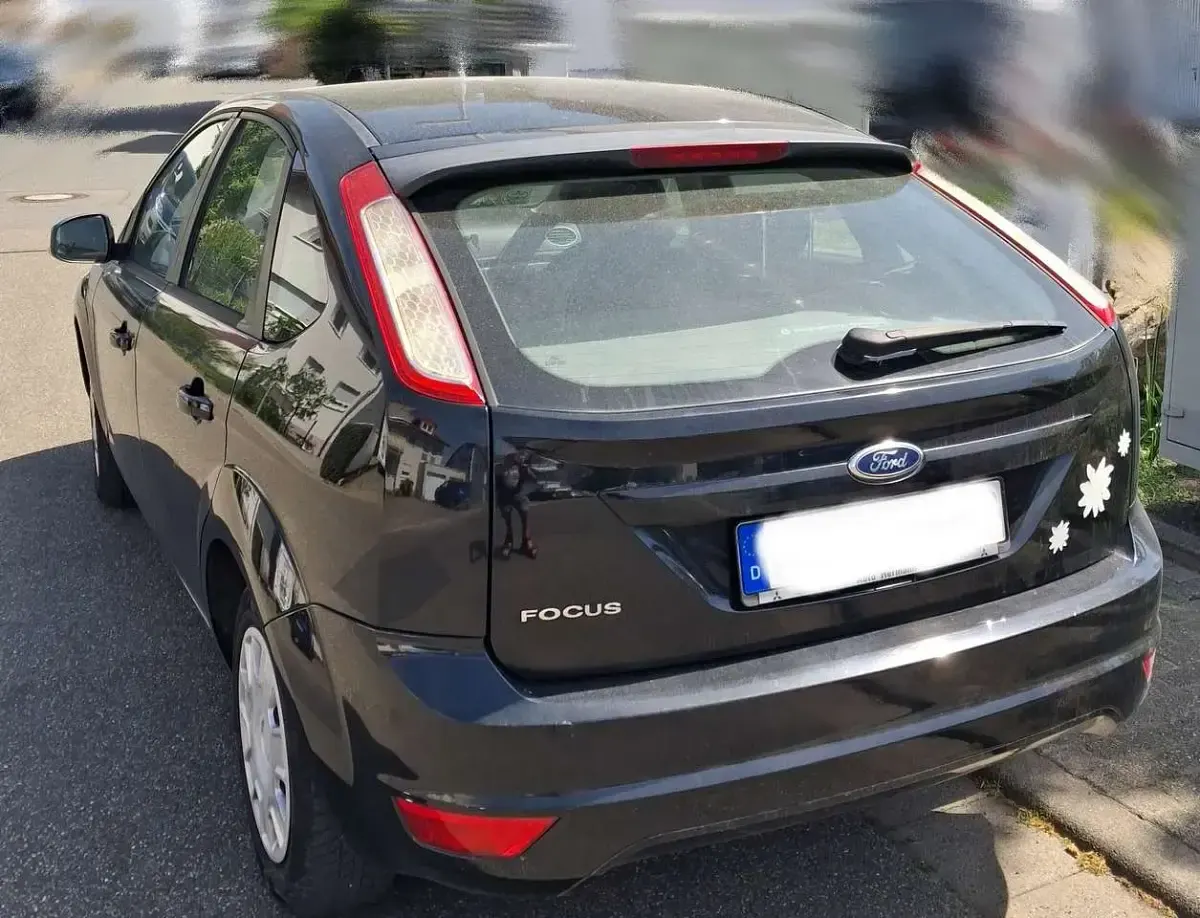 Gebraucht Ford Focus 101 PS (74 kW) 2010 Schwarz Limousine
