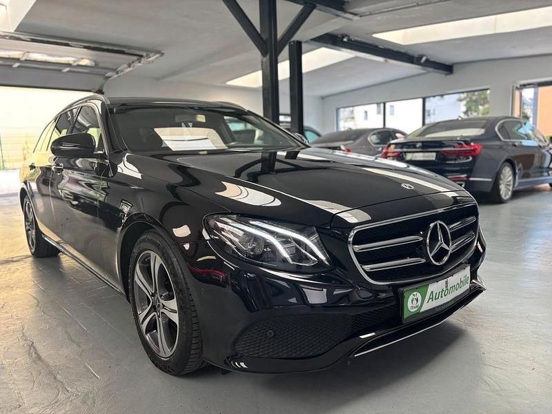Schwarz Gebraucht 2019 Mercedes E220 Business Kombi | 19.999 € (Superpreis) - Bild 1/4