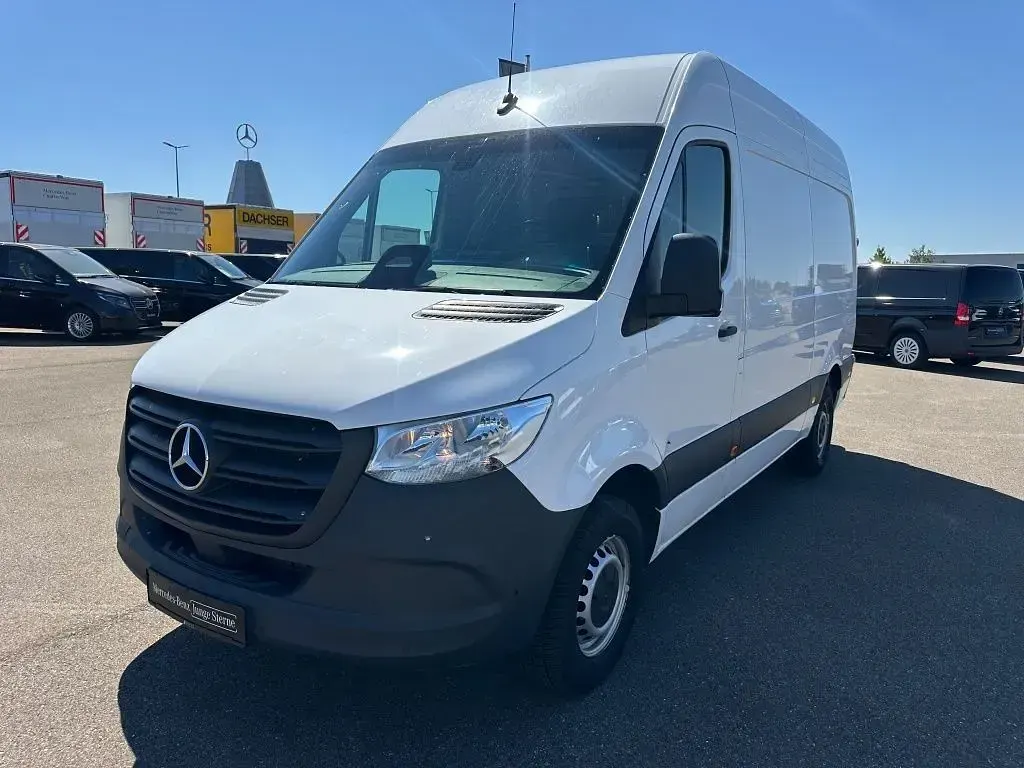 Gebraucht Mercedes Sprinter 170 PS (125 kW) 2025 Arktikweiß Van