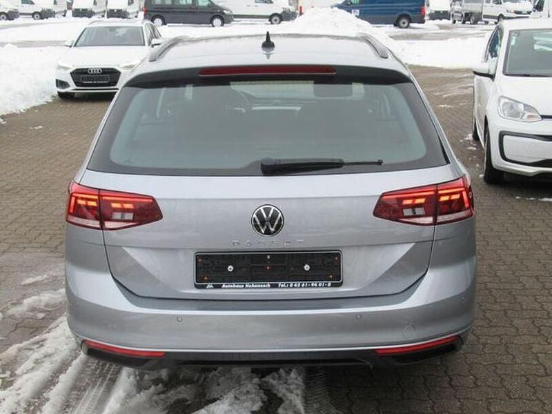 Gebraucht VW Passat Conceptline 150 PS (110 kW) 2022 Silber Kombi