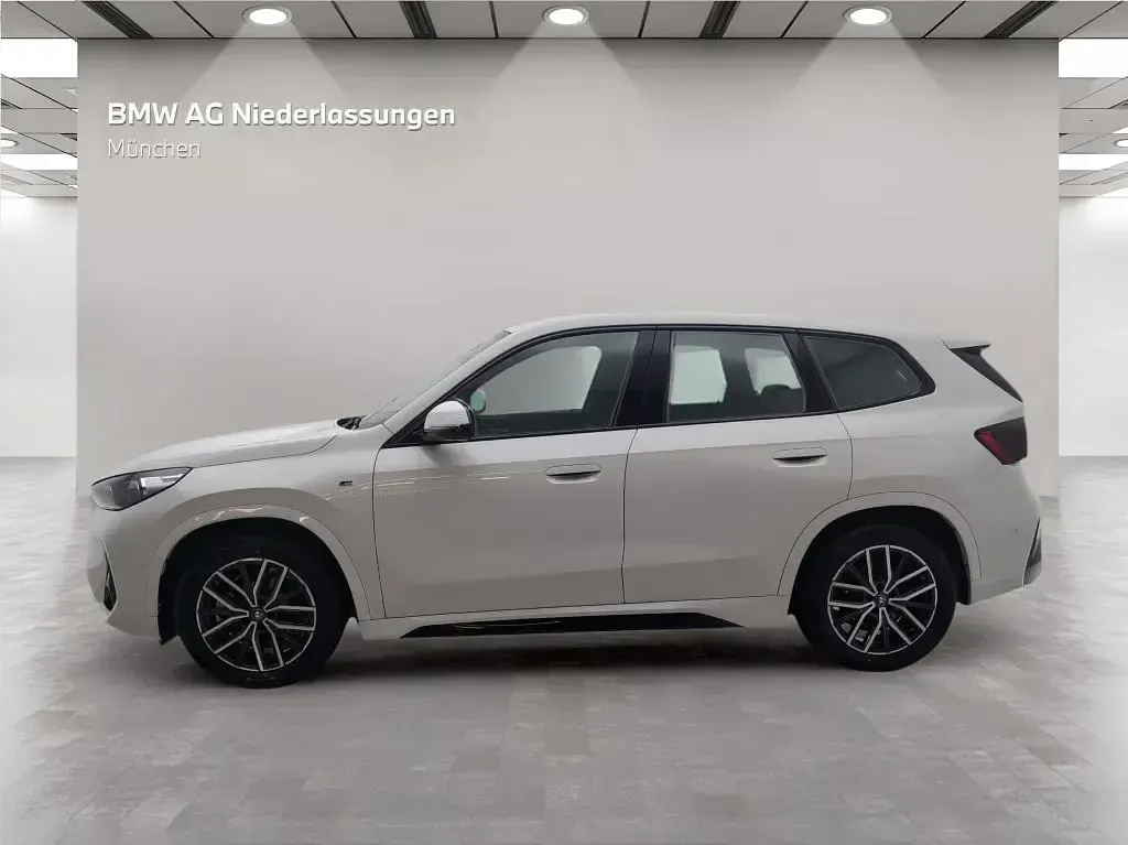 Gebraucht BMW iX1 Performance 200 kW (272 PS) 2023 Weiß SUV