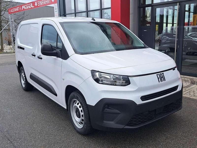 Neu Fiat Doblò 102 PS (75 kW) 2025 Gelato weiß Van / Kleinbus