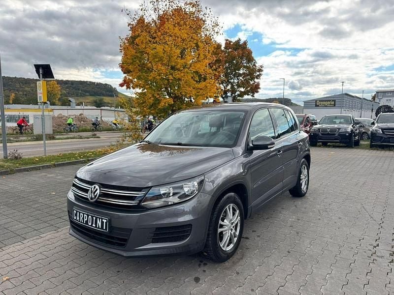 Grau Gebraucht 2014 VW Tiguan Trendline SUV | 6.890 € (Guter Preis) - Bild 1/4
