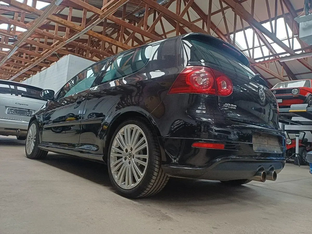 Gebraucht VW Golf IV R 250 PS (183 kW) 2006 Schwarz Limousine