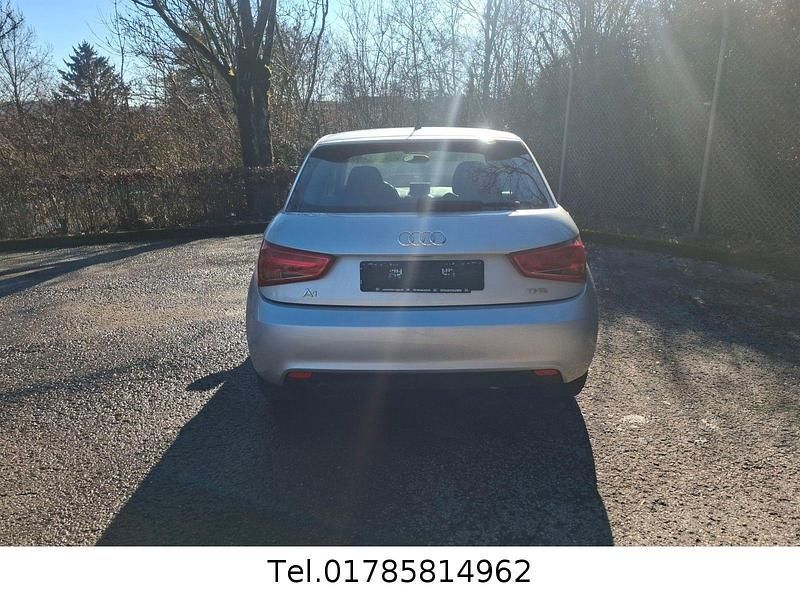 Gebraucht Audi A1 Ambition 86 PS (63 kW) 2011 Silber Kleinwagen