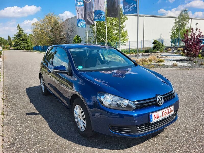 Blau Gebraucht 2011 VW Golf VI Trendline Kleinwagen | 4.950 € (Guter Preis) - Bild 1/4
