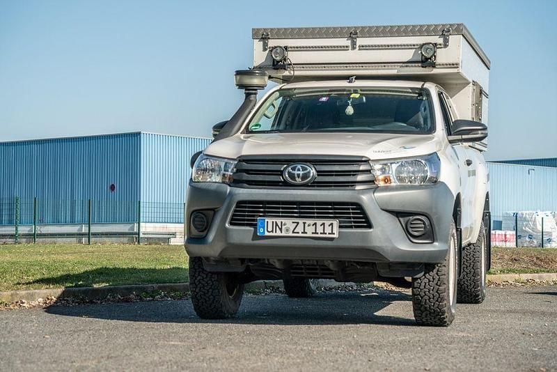 Gebraucht Toyota HiLux 150 PS (110 kW) 2020 Weiß Pickup
