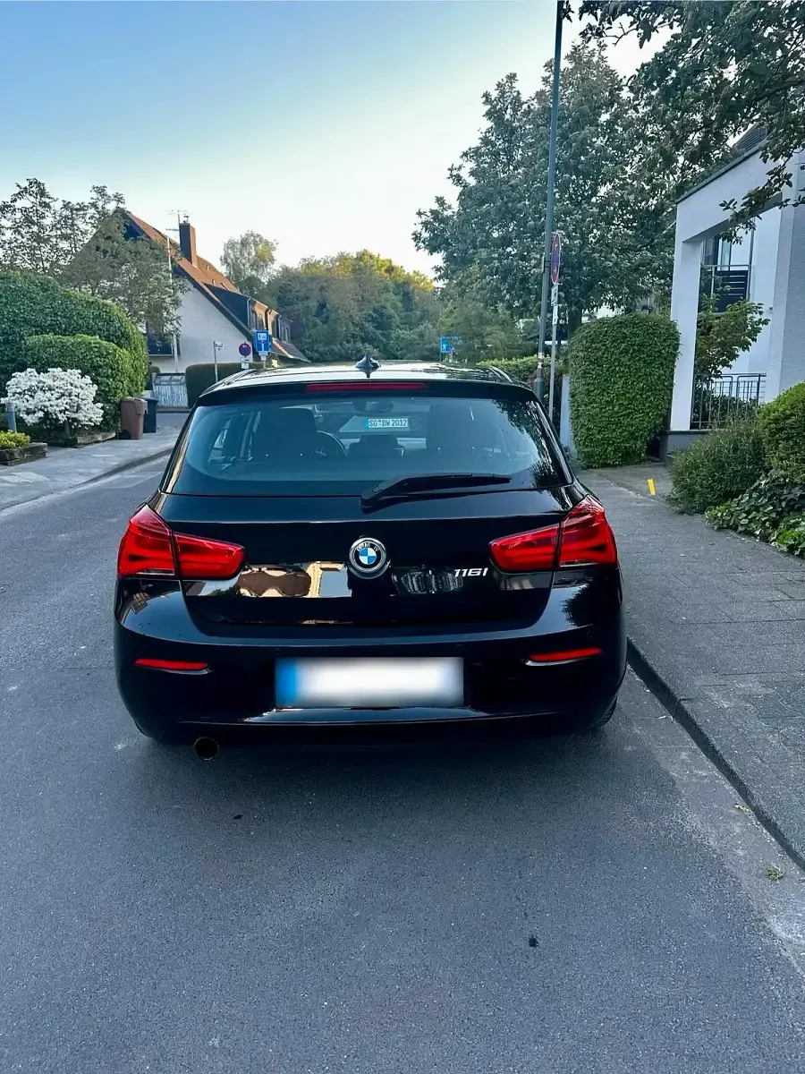 Gebraucht BMW 116 109 PS (80 kW) 2017 Schwarz Kleinwagen