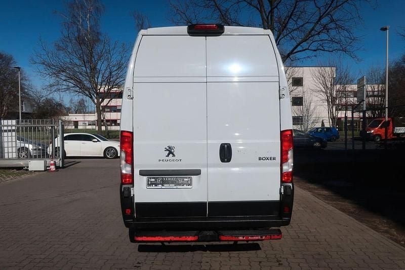 Gebraucht Peugeot Boxer Premium 140 PS (102 kW) 2022 Weiß Van
