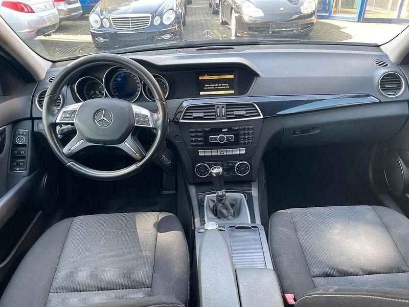 Gebraucht Mercedes C180 156 PS (114 kW) 2012 Schwarz Limousine