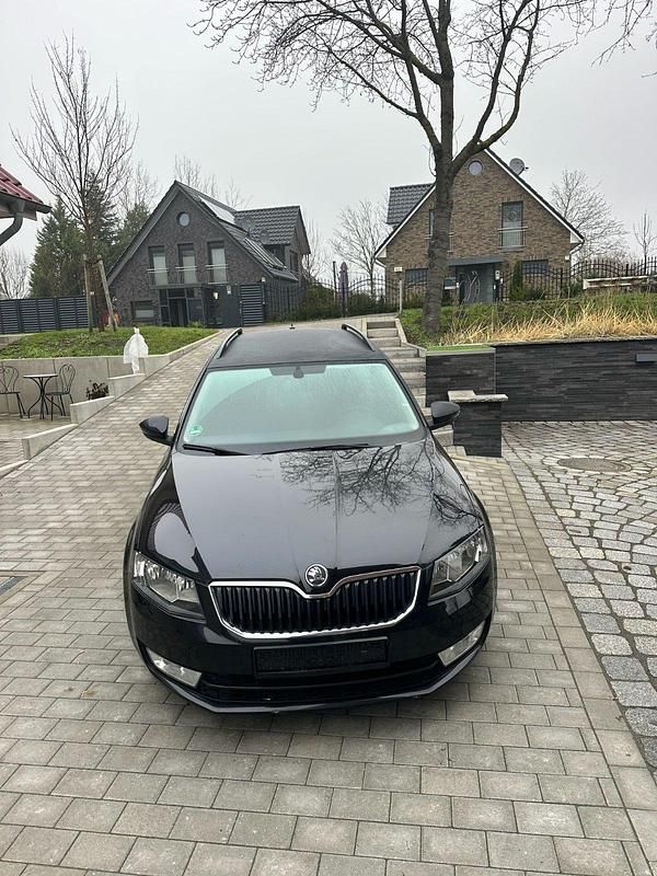 Schwarz Gebraucht 2013 Skoda Octavia Kombi | 3.500 € (Superpreis) - Bild 1/4
