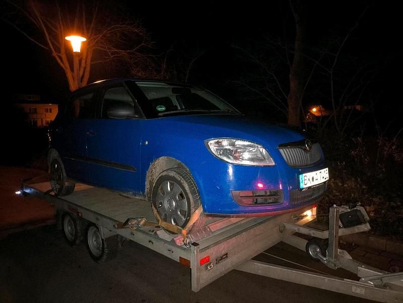Blau Gebraucht 2008 Skoda Fabia Kleinwagen | 3.000 € (Etwas zu teuer) - Bild 1/2