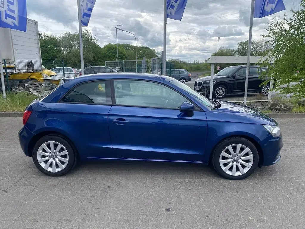 Gebraucht Audi A1 Ambition 86 PS (63 kW) 2012 Blau Kleinwagen