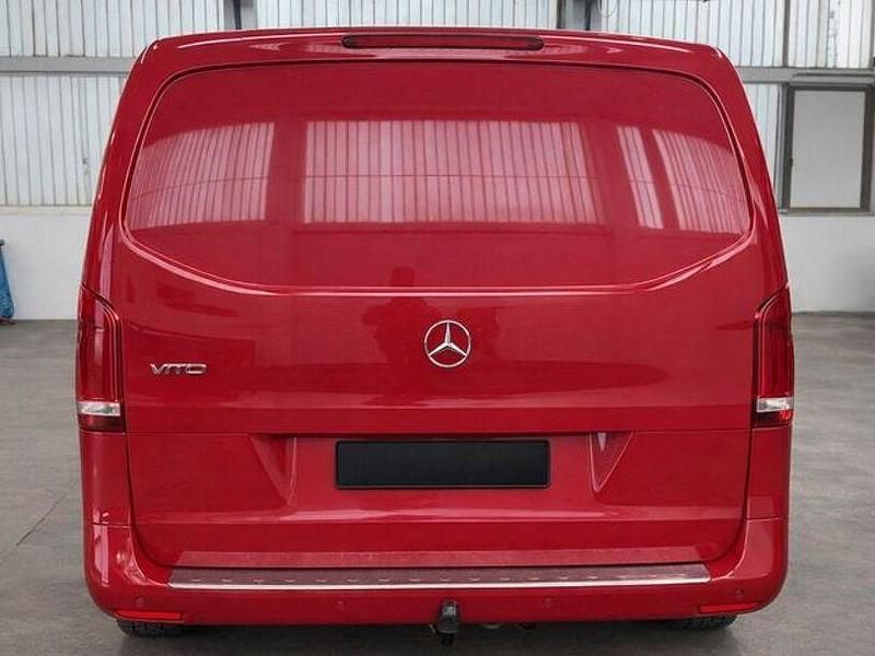 Gebraucht Mercedes Vito 190 PS (139 kW) 2016 Rot Van