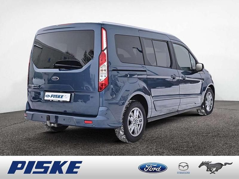 Gebraucht Ford Tourneo Titanium 120 PS (88 kW) 2022 Chroma blau Van / Kleinbus