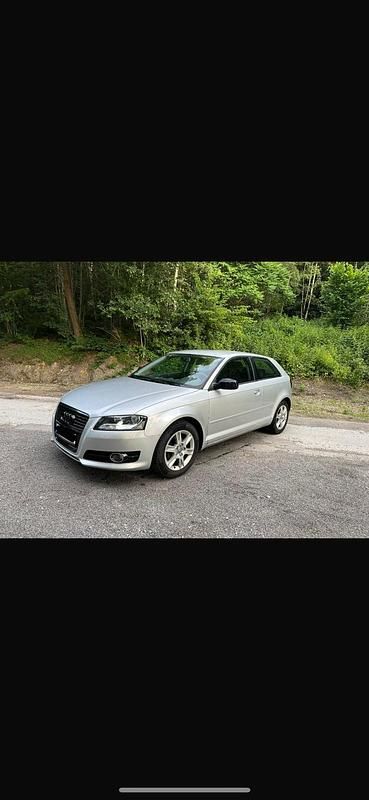 Silber Gebraucht 2011 Audi A3 Kleinwagen | 7.000 € (Etwas zu teuer) - Bild 1/4