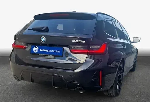 Neu BMW 330 Basis 286 PS (210 kW) 2025 Saphirschwarz metallic Kombi