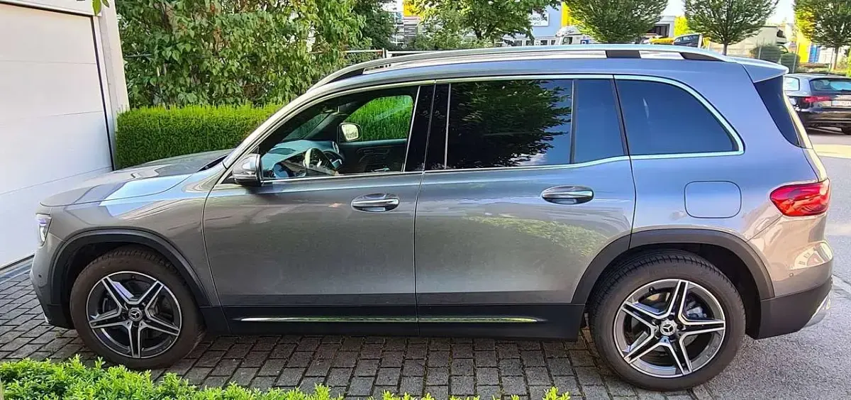 Gebraucht Mercedes GLB220 AMG line 190 PS (139 kW) 2025 Grau SUV