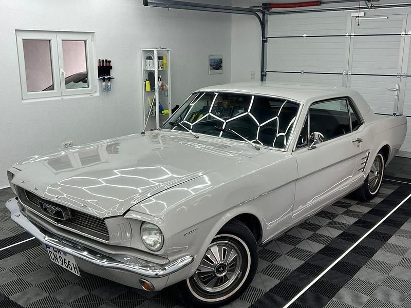 Usata Ford Mustang 122 CV (89 kW) 1966 Grigio Coupé