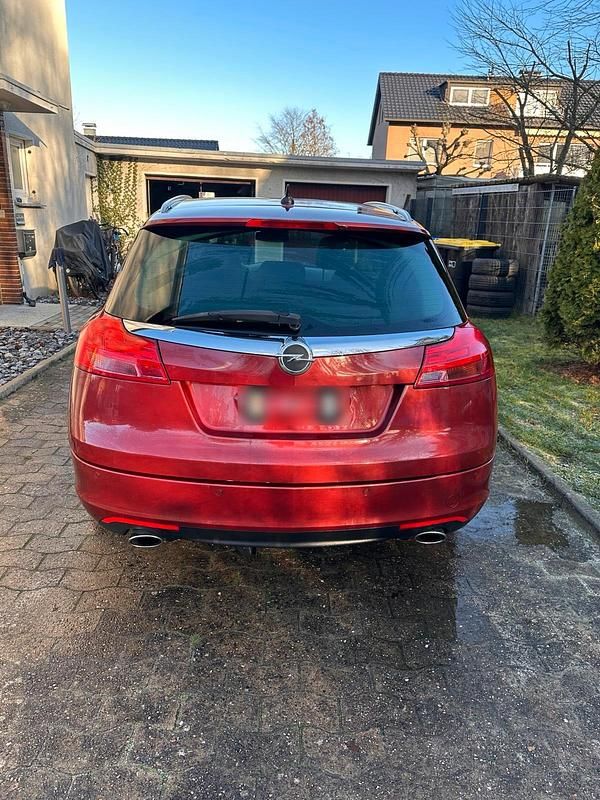 Gebraucht Opel Insignia 260 PS (191 kW) 2010 Rot Kombi