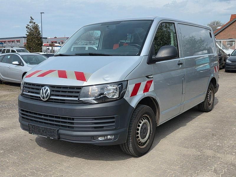 Second-hand VW Transporter 150 CP (110 kW) 2018 Argintiu Van