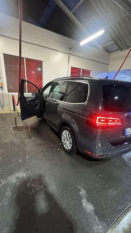 Gebraucht VW Sharan Comfortline 150 PS (110 kW) 2017 Grau Van / Kleinbus
