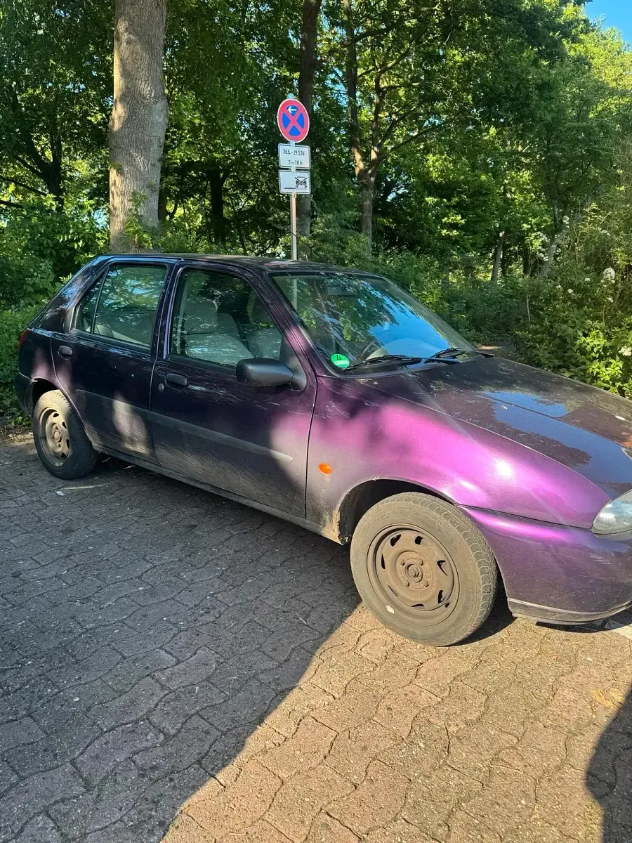 Używany Ford Fiesta 75 KM (55 kW) 1998 Andere farben Hatchback