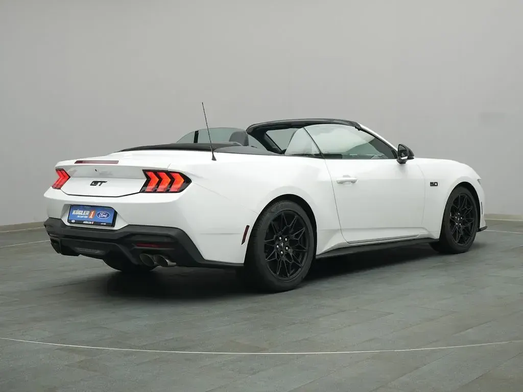 Neu Ford Mustang GT 446 PS (328 kW) 2026 Weiß Cabrio