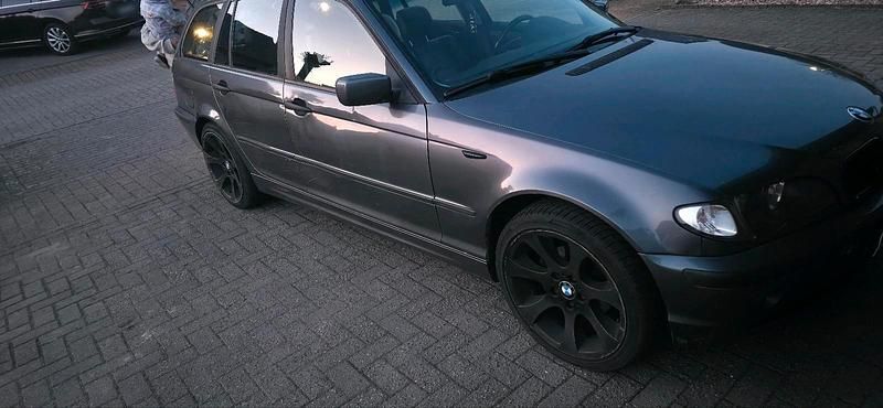 Gebraucht BMW 318 143 PS (105 kW) 2003 Grau Kombi