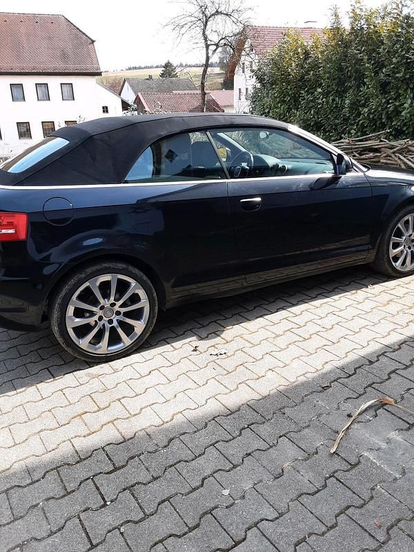 Gebraucht Audi A3 140 PS (102 kW) 2024 Schwarz Cabrio