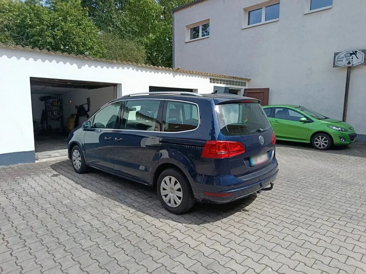 Gebraucht VW Sharan Life 140 PS (102 kW) 2013 Blau Van / Kleinbus