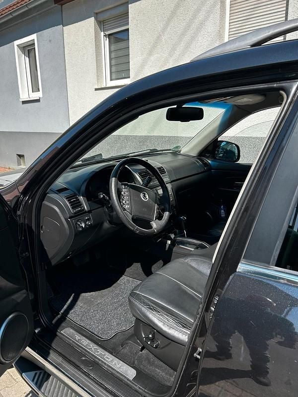 Gebraucht SsangYong Rexton 155 PS (114 kW) 2013 Schwarz SUV