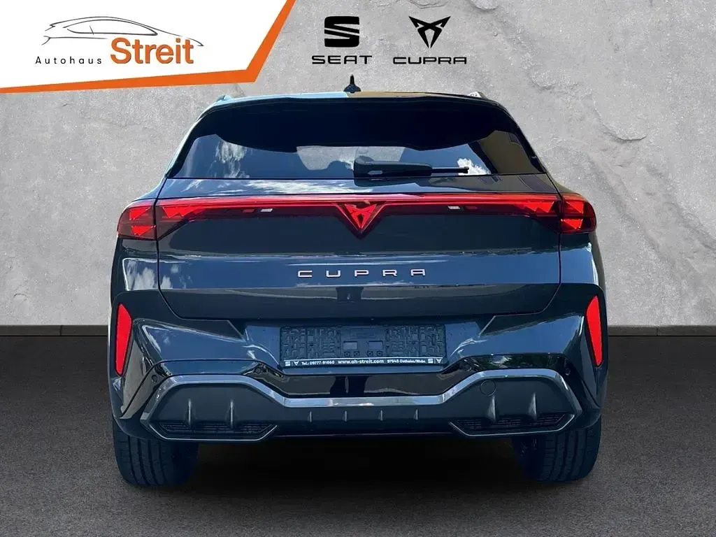 Neu Cupra Terramar 150 PS (110 kW) 2026 Timanfayagrau SUV