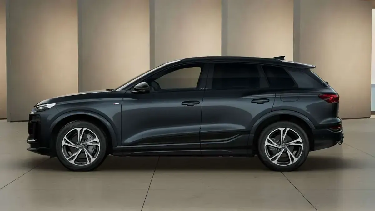 Neu Audi Q6 e-tron Performance 225 kW (306 PS) 2026 Manhattangraumetallic SUV