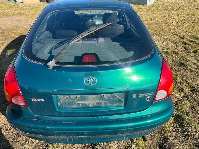 Gebraucht Toyota Corolla 110 PS (80 kW) 2000 Grün Limousine