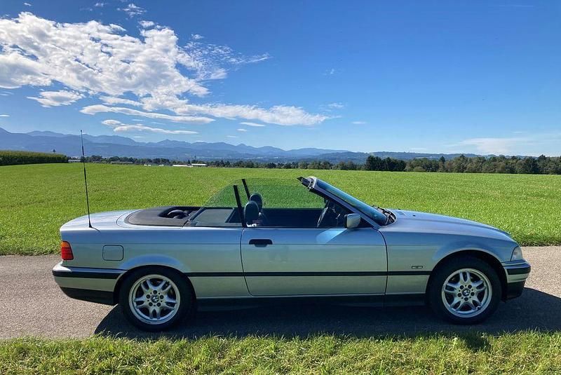 Silber Gebraucht 1998 BMW 328 Cabriolet Sport Line Cabrio | 11.900 € (Guter Preis) - Bild 1/4