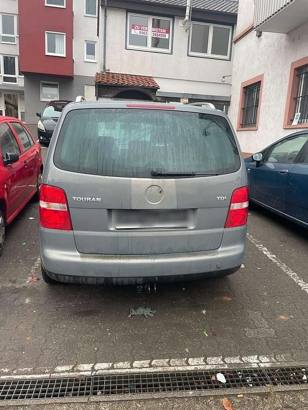 Grau Gebraucht 2004 VW Touran Van / Kleinbus | 1.350 € (Guter Preis) - Bild 1/4