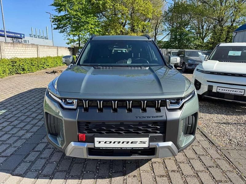 Neu KGM Torres 204 PS (150 kW) 2026 Forest green metallic SUV
