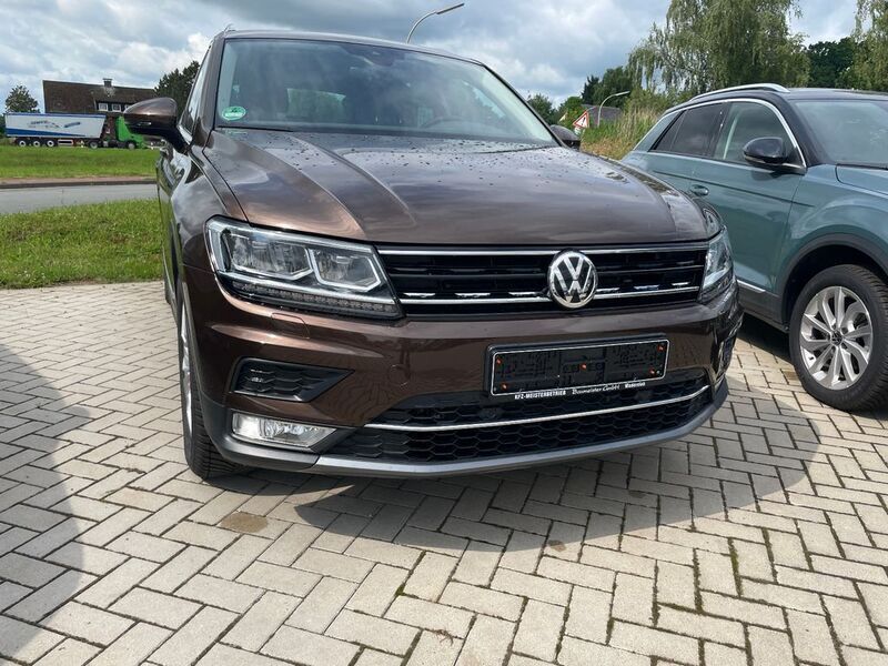Braun Gebraucht 2016 VW Tiguan Highline SUV | 19.470 € (Superpreis) - Bild 1/4