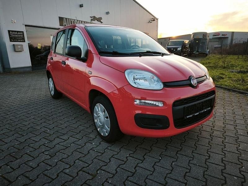 Gebraucht Fiat Panda Easy 69 PS (50 kW) 2018 Rot Limousine