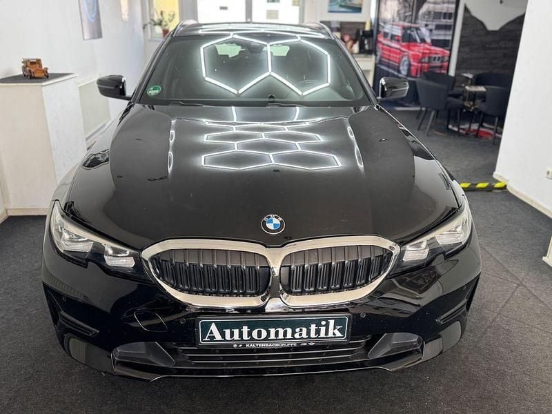 Gebraucht BMW 320 Advantage 190 PS (139 kW) 2021 Schwarz Kombi