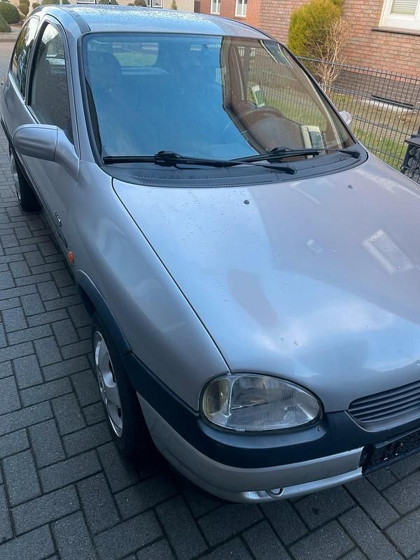Gebraucht Opel Corsa Edition 60 PS (44 kW) 2000 Silber Kleinwagen
