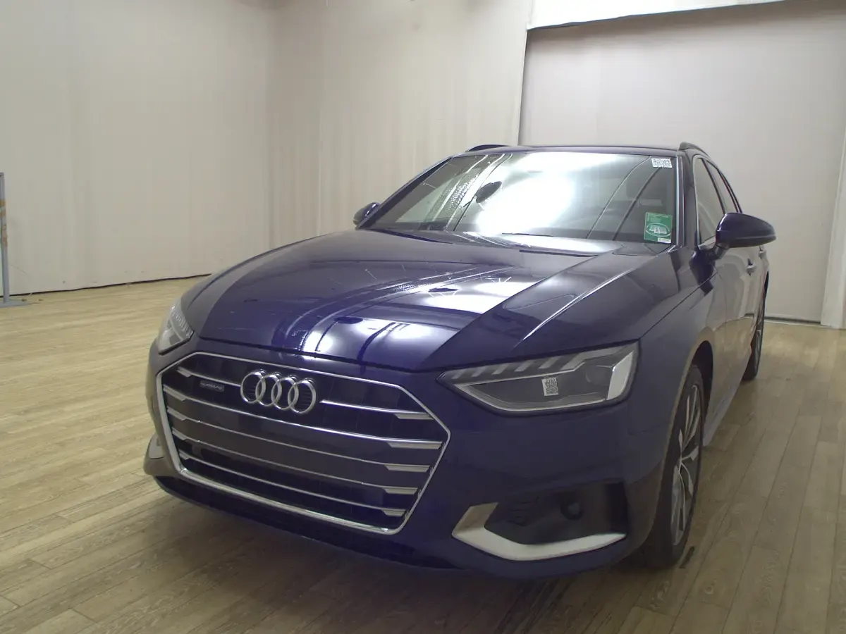 Używany Audi A4 Advanced 204 KM (150 kW) 2023 Niebieski Kombi