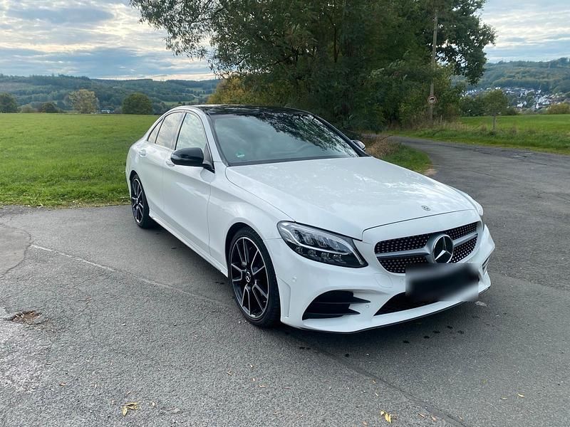 Gebraucht Mercedes C300 AMG 245 PS (180 kW) 2020 Weiß Limousine