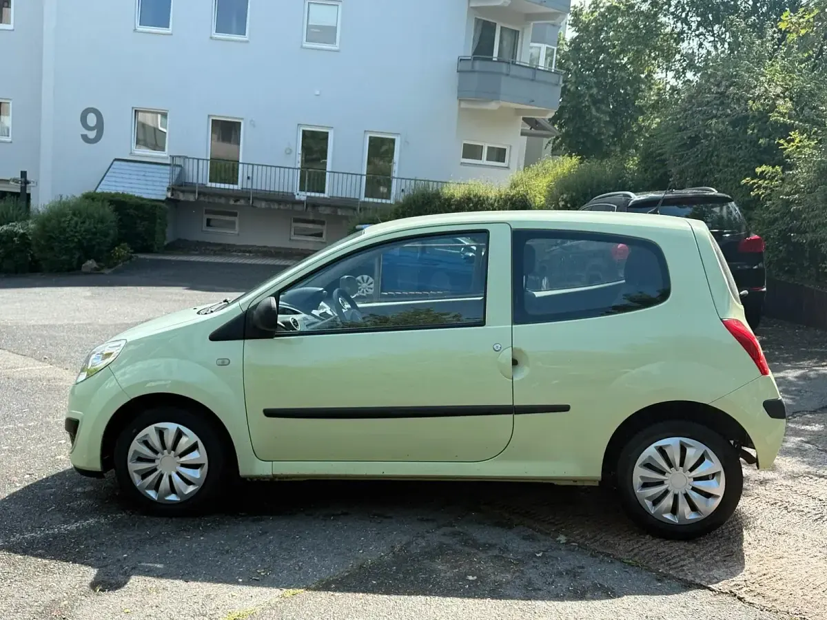 Gebraucht Renault Twingo 58 PS (42 kW) 2009 Gelb Kleinwagen